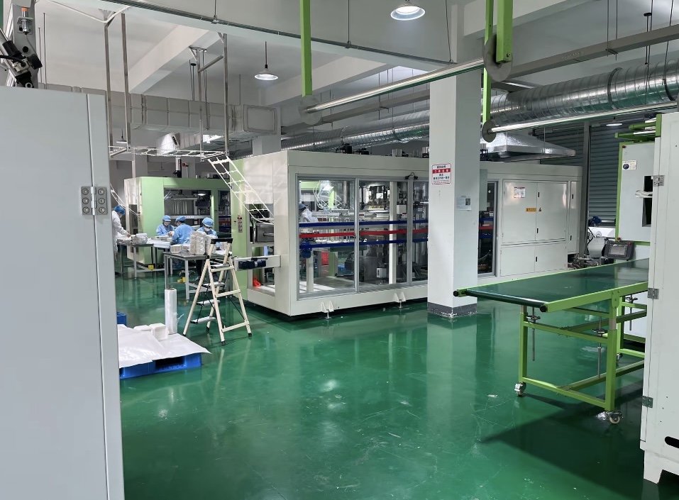 JOYI clean workshop and quality-control staff